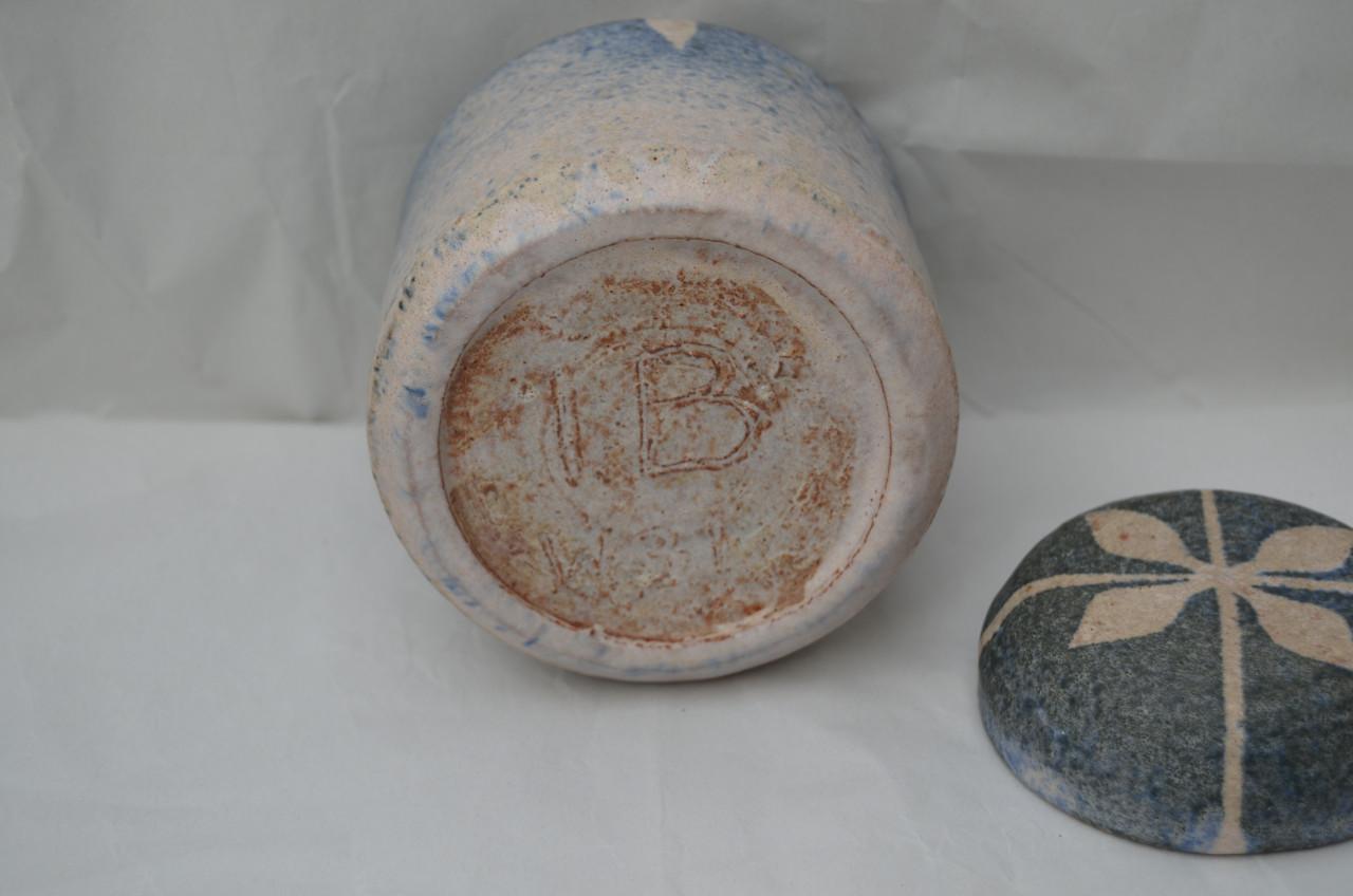 I.B. Keramiek in zeer goede staat: dekselpotje