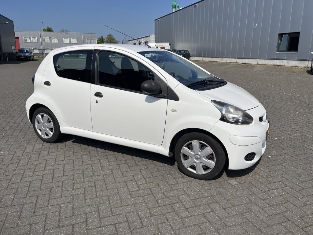 Toyota Aygo 1.0-12v cool 50 dkm