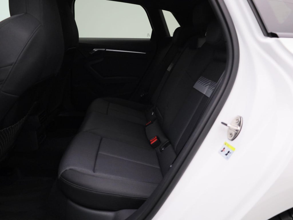 Audi A3 sportback 45 tfsi e s edition competition 245 pk | s-line | automaa