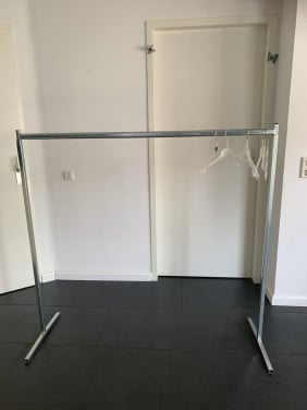 Kledingrekken te huur verschillende