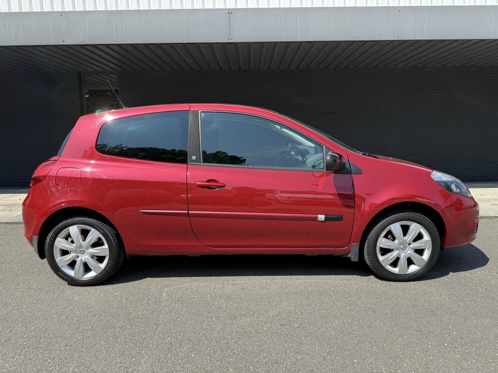 Renault Clio 1.2 tce 20 jaren editie // goed uitgerust // nette staat //