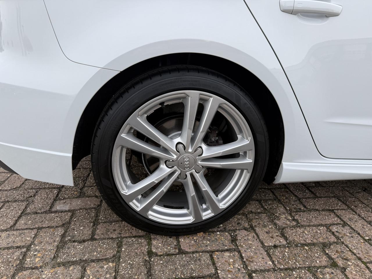 Audi A3 Sportback - 35 TFSI S-LINE | Stoel/Stuurwielverwarming | ACC