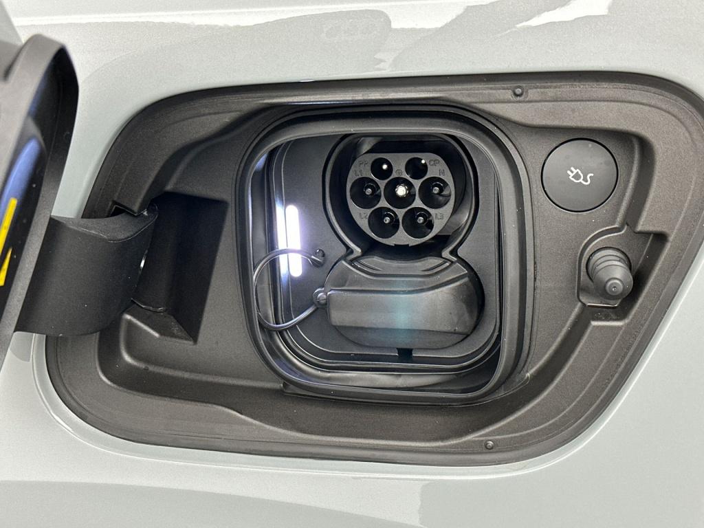 Volvo Ex40 extended range ultra dark europa