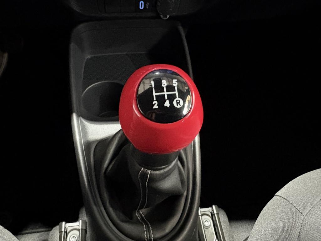 Toyota Aygo x 1.0 vvt-i mt play | camera | apple carplay |