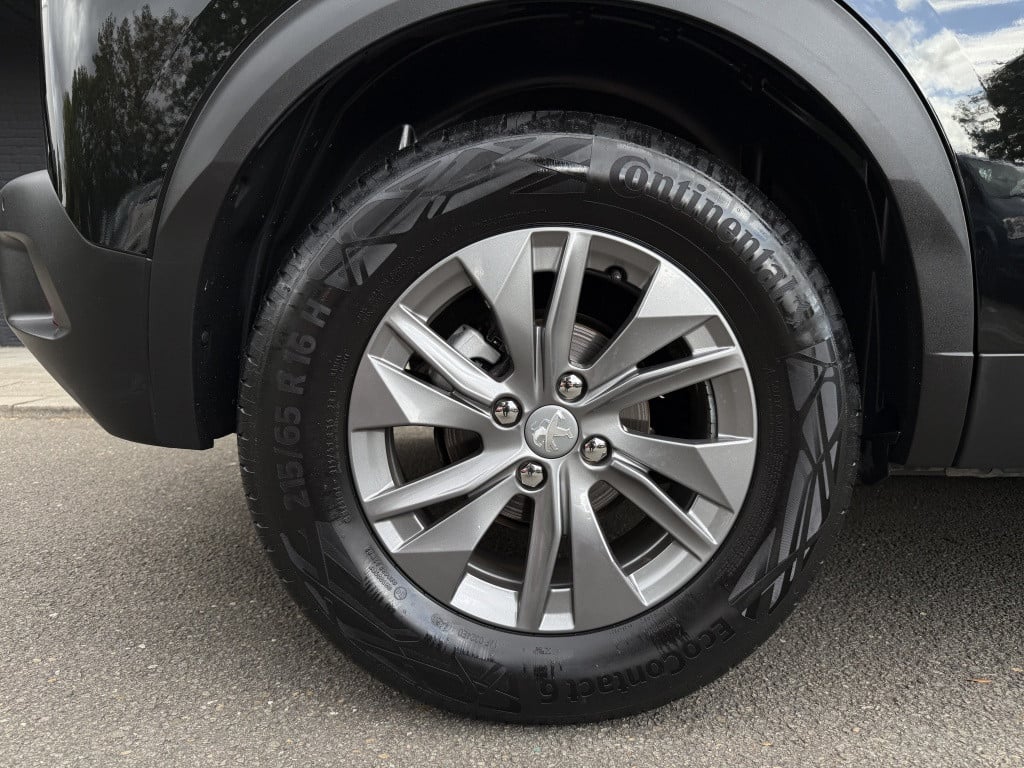 Peugeot 2008 1.2 active // trekhaak //