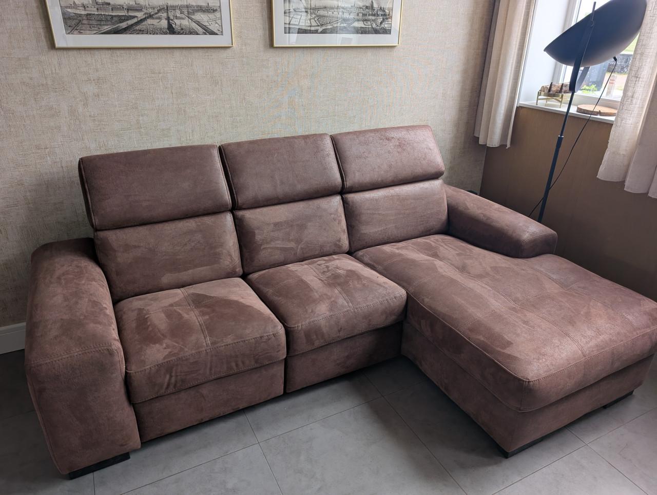Luxe hoekbank met relaxfunctie zo goed als nieuw (2025)