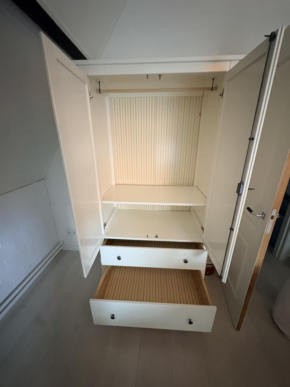 Kast IKEA crème wit slaapkamer