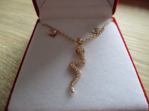 Ketting en oorbellen setjes nieuw