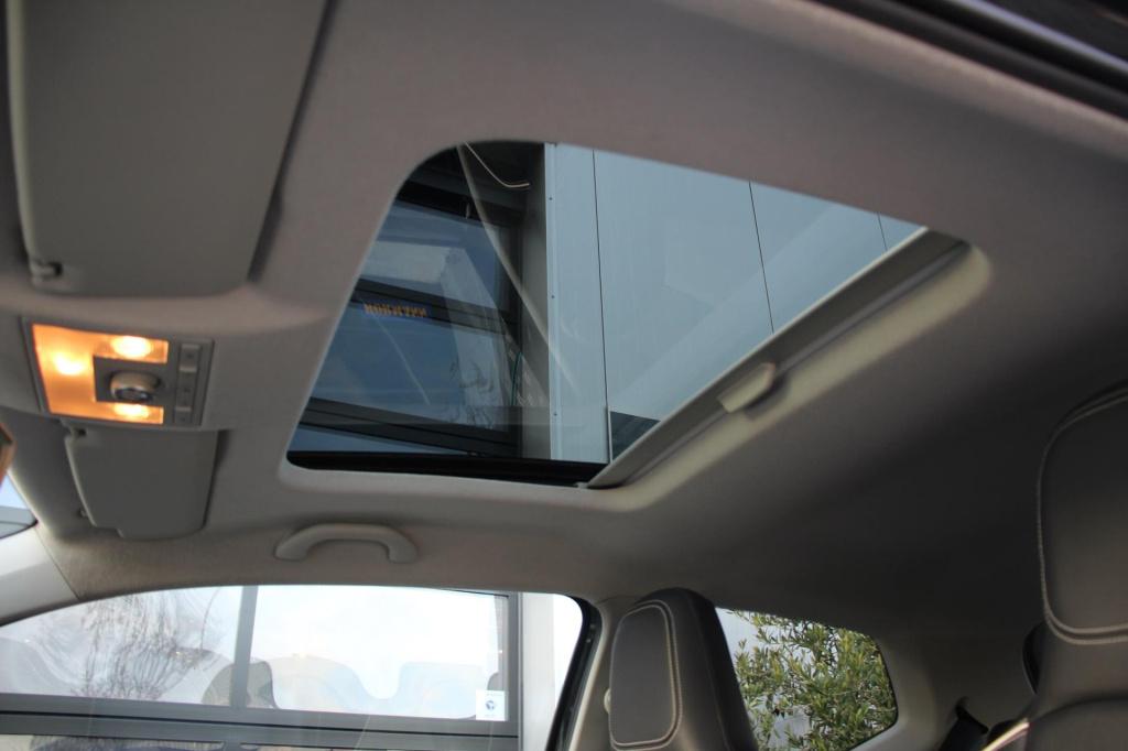 Volkswagen UP! 1.0 black-edition - panoramadak - leer - leder - cruise cont