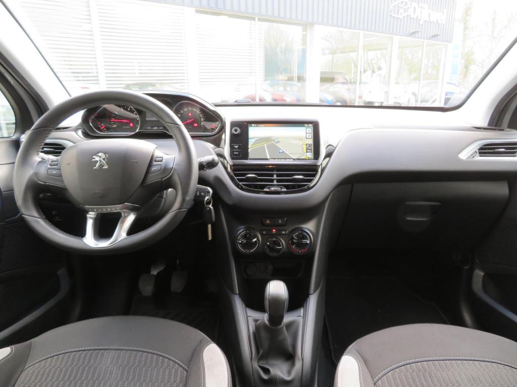 Peugeot 208 1.2 vti 82 style 5-drs airco/lmv/trekhaak
