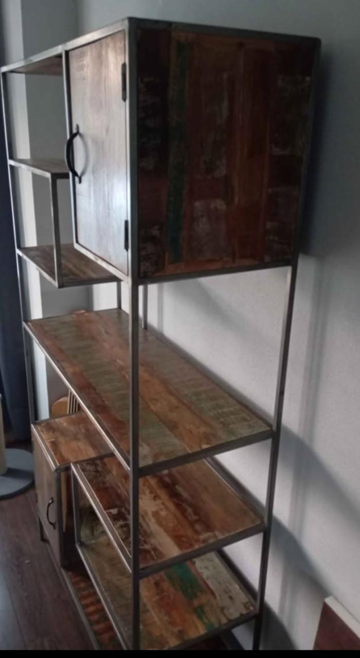 Industriële woonkamer kast