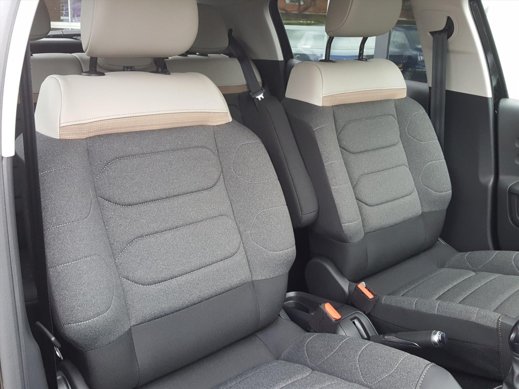 Citroen C3 max 1.2pt-83pk navigatie | apple carplay & android auto | achter