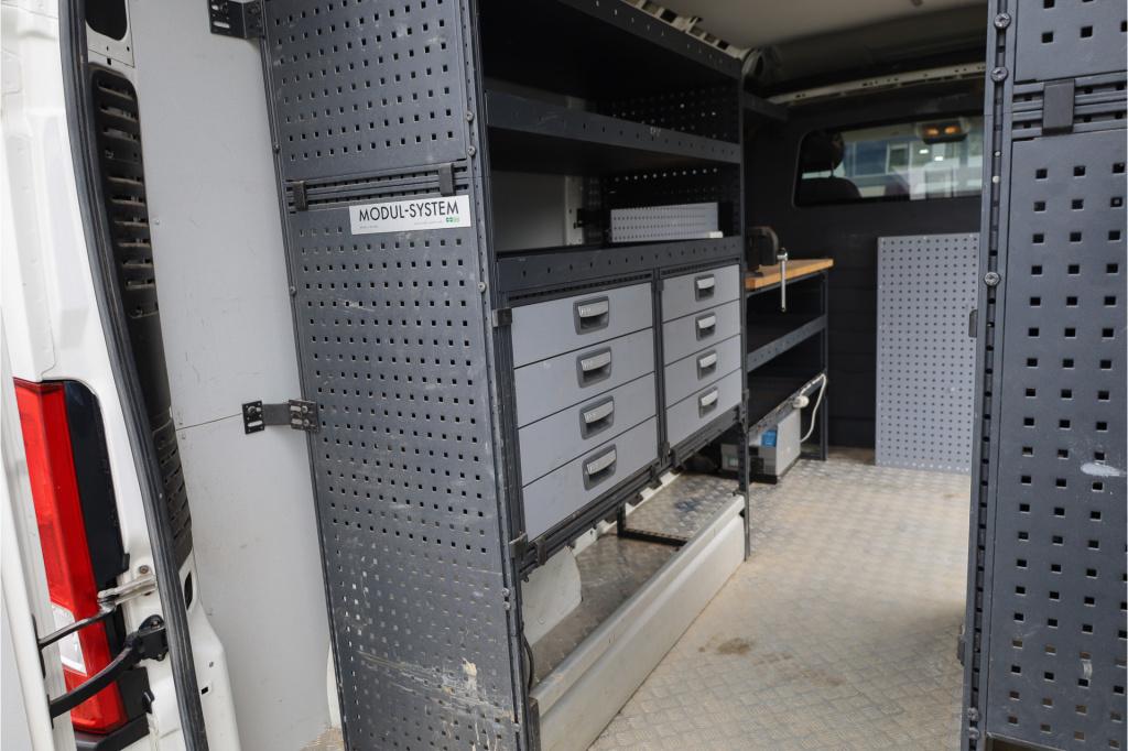 Peugeot Boxer 330 2.2 bluehdi 140 l2h2 premium volle inrichting i trekhaak 