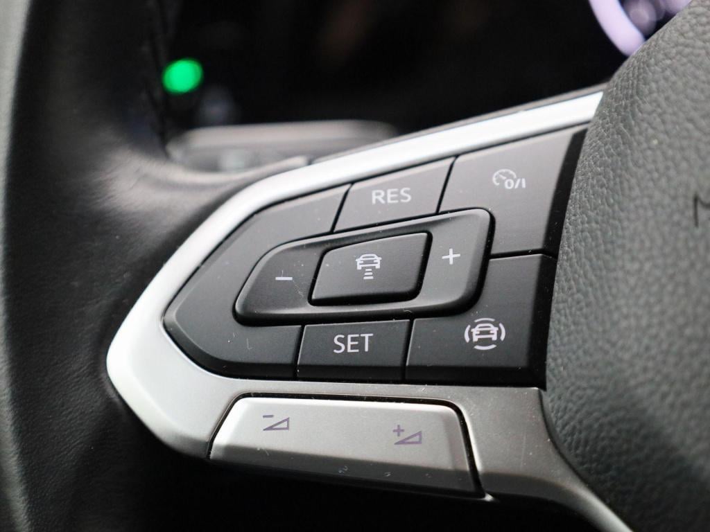 Volkswagen Golf 1.5 tsi life | navigatie | apple carplay / android auto | c