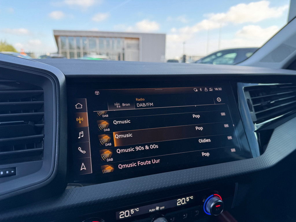 Audi A1 Sportback 25 tfsi edition s- line * carplay * led * automaat