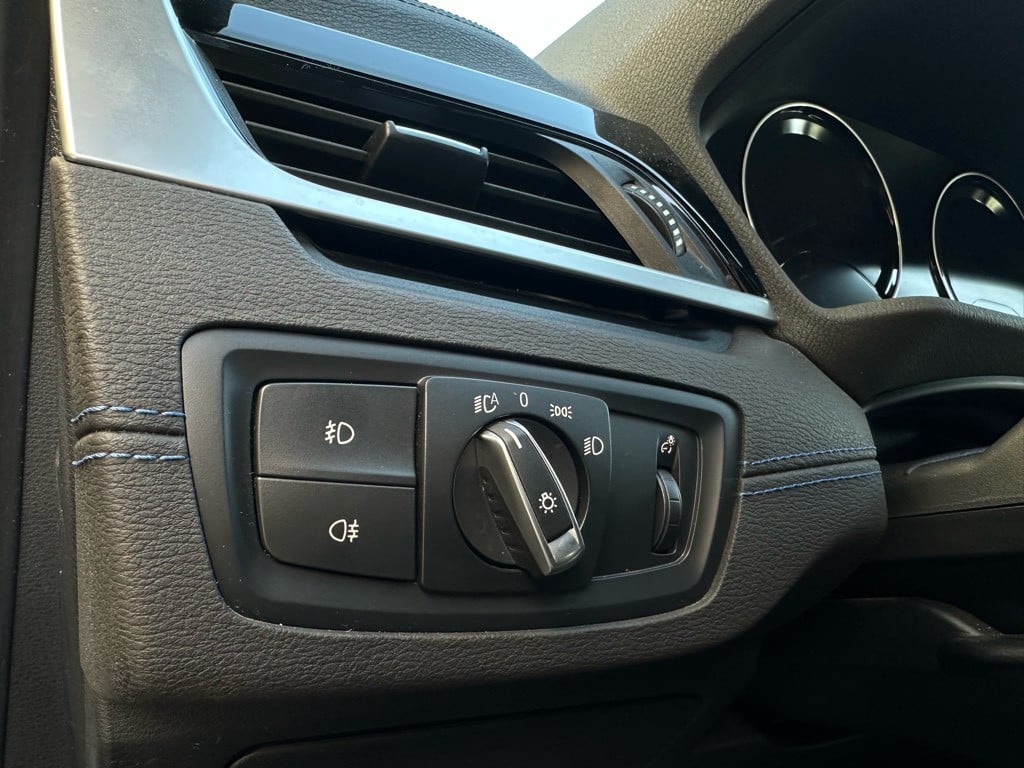 BMW X2 sdrive20i high executive // schaalstoelen // m pakket //