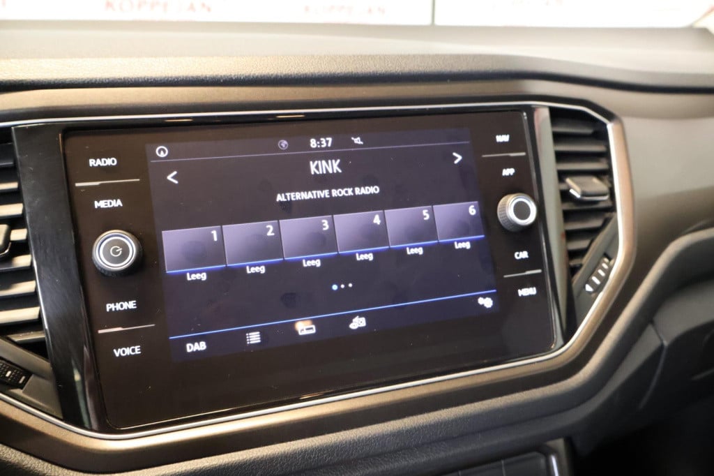 Volkswagen T-roc 1.5 tsi style nl auto, acc, appconnect, trekhaak.