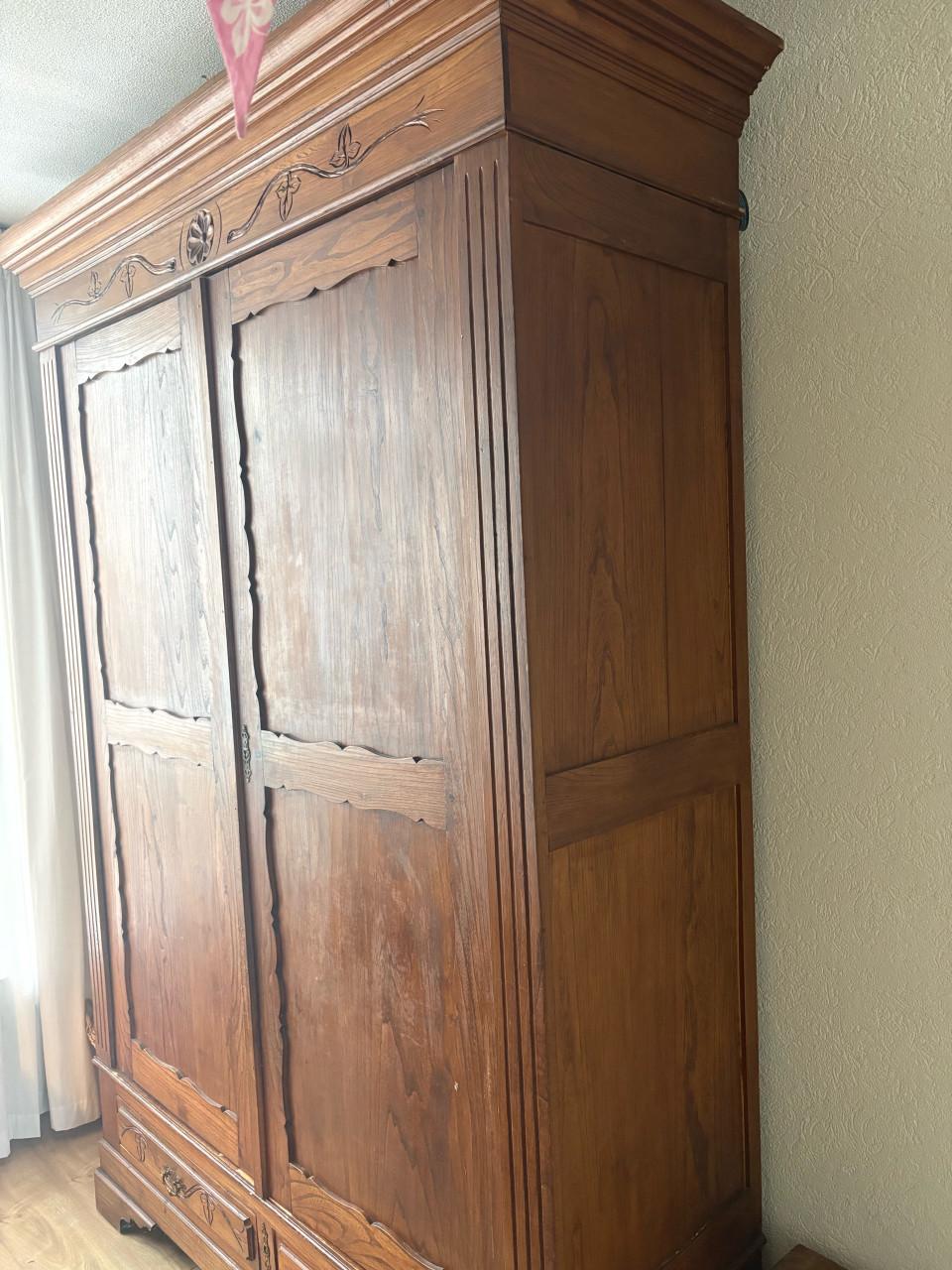 Grote houten kast teab