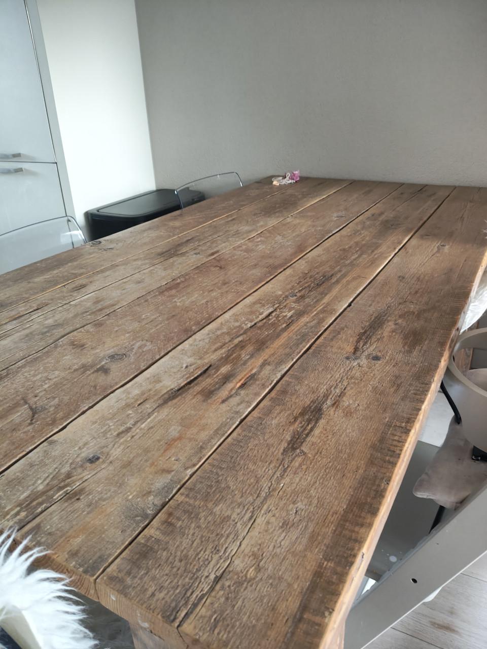 Houten eettafel