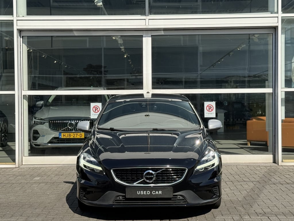 Volvo V40 t3 153pk aut6 polar+ sport| panodak| camera| h&k sound| keyless|