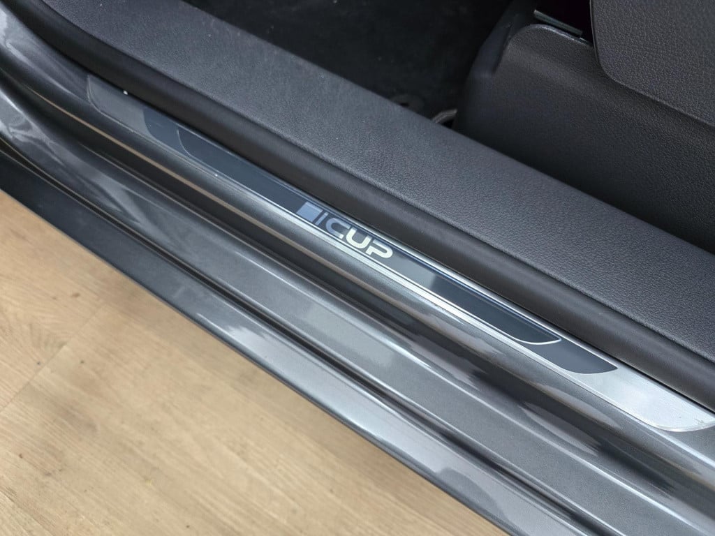 Volkswagen Touran occasion 1.4 tsi 5 persoons met panoramadak en grote koff