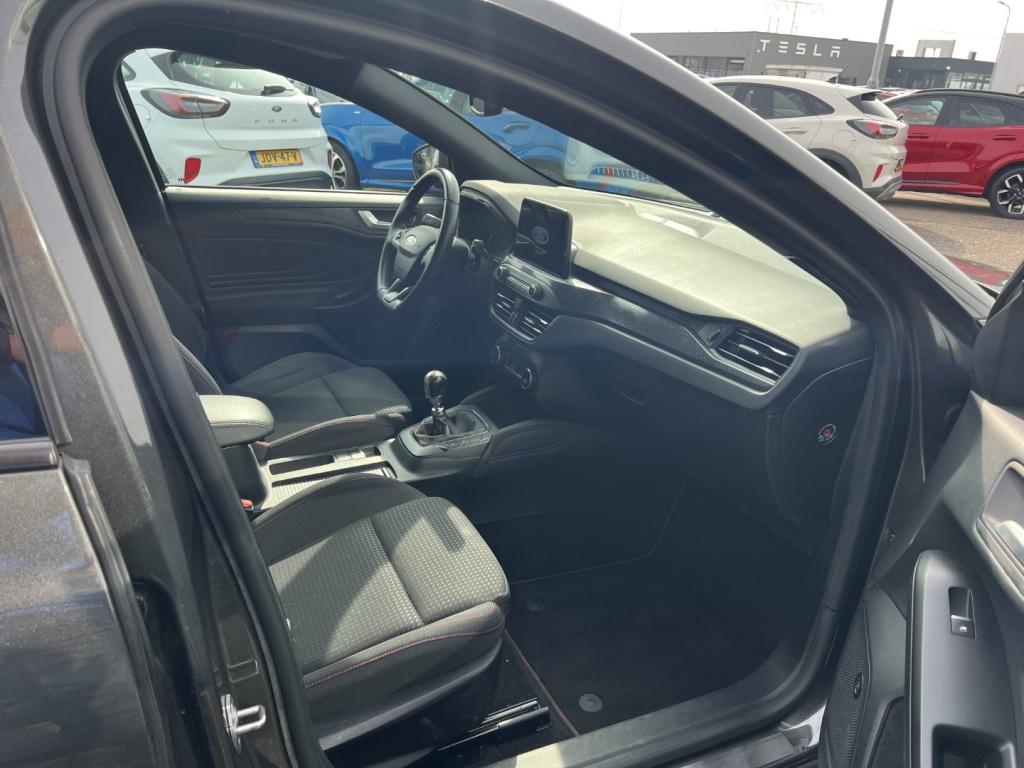 Ford Focus wagon 1.0 ecoboost 125pk st-line x , trekhaak , winterpack