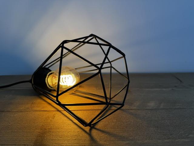Stijlvolle, decoratieve, industriële tafellamp EGLO Tarbes – warm LED licht