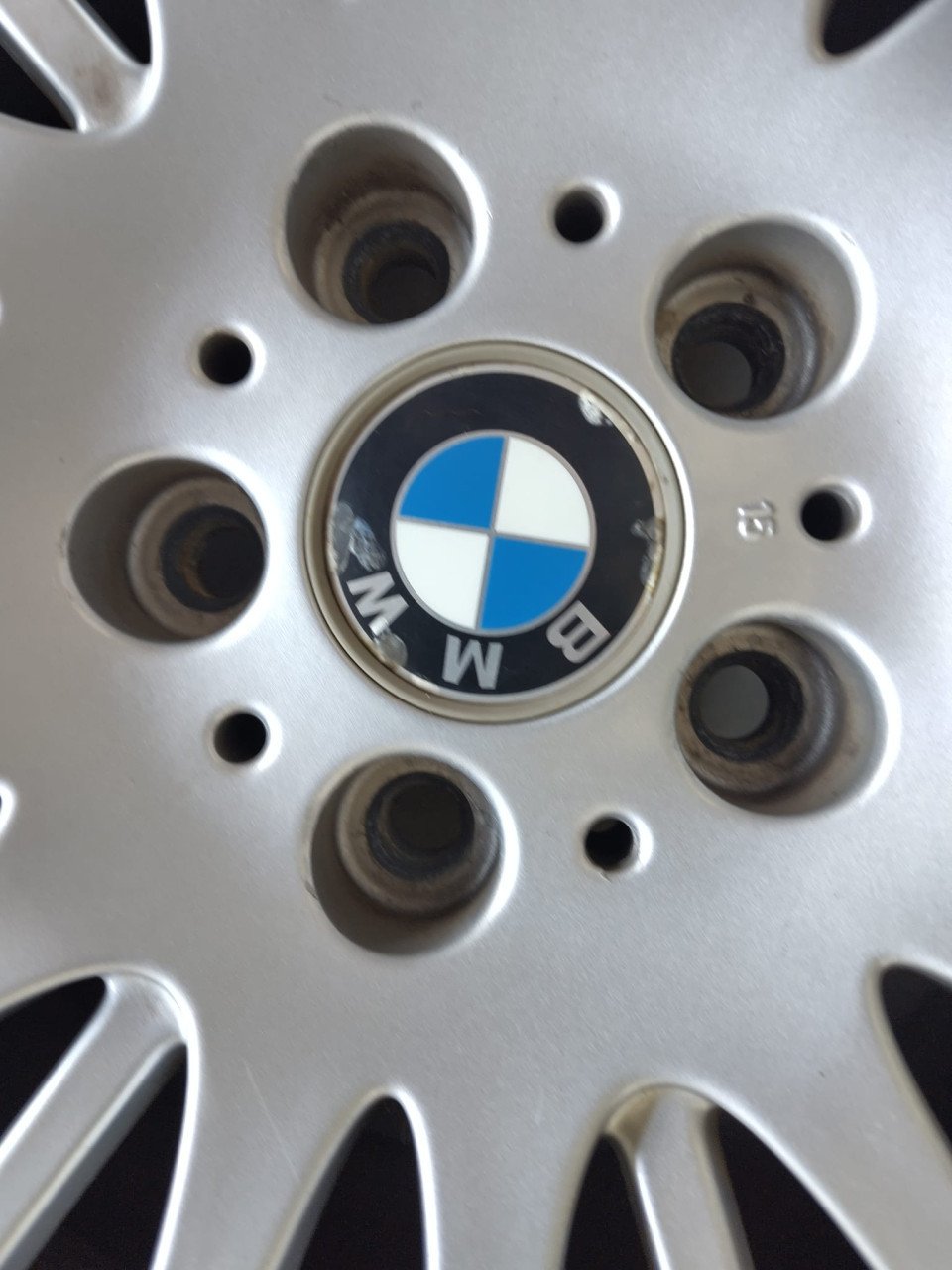 17 inch Lichtmetalen velgen + gebruikte banden maat 225/45/R17
