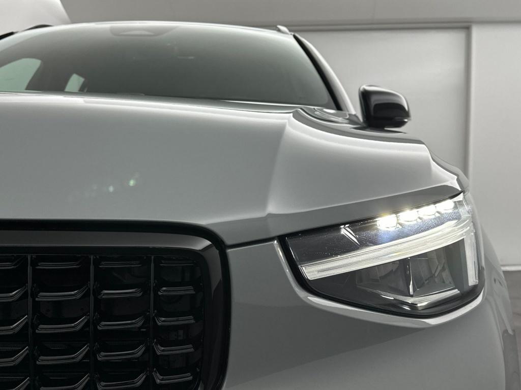 Volvo XC40 b4 gt plus dark visual park assist