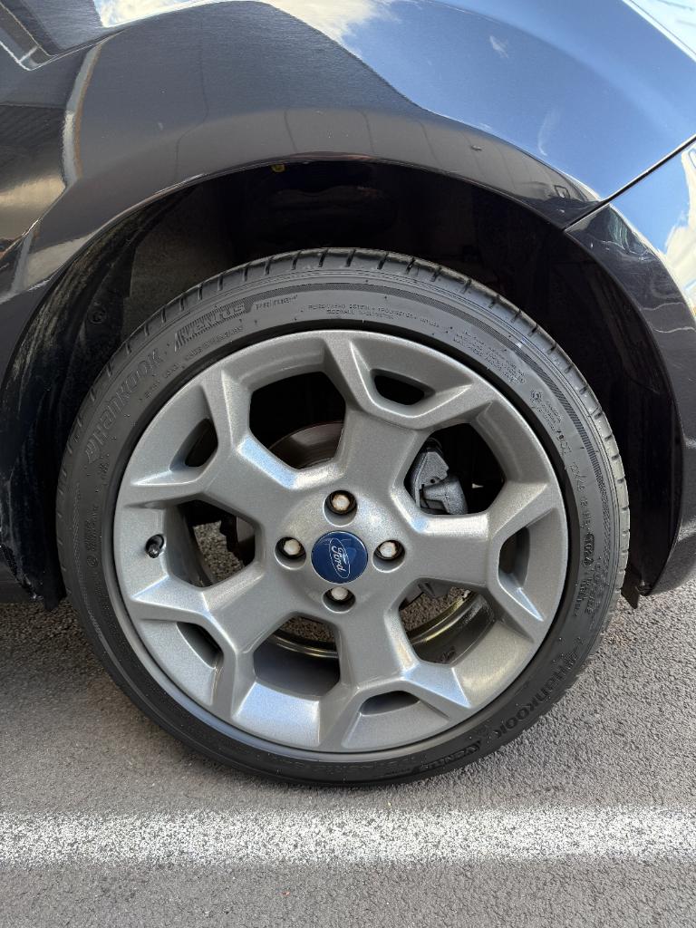 Ford KA 1.2 titanium - airco - nieuwe distributie