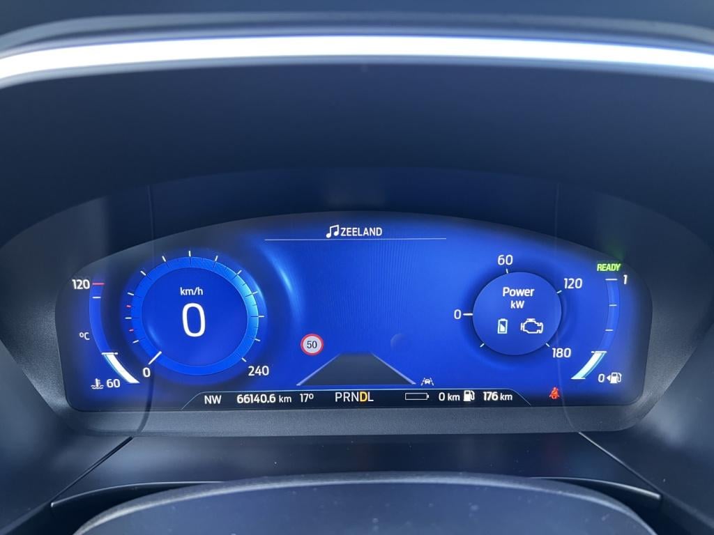 Ford Kuga 2.5 phev e-cvt 225pk titanium , voorruitverwaming , adaptive cc ,