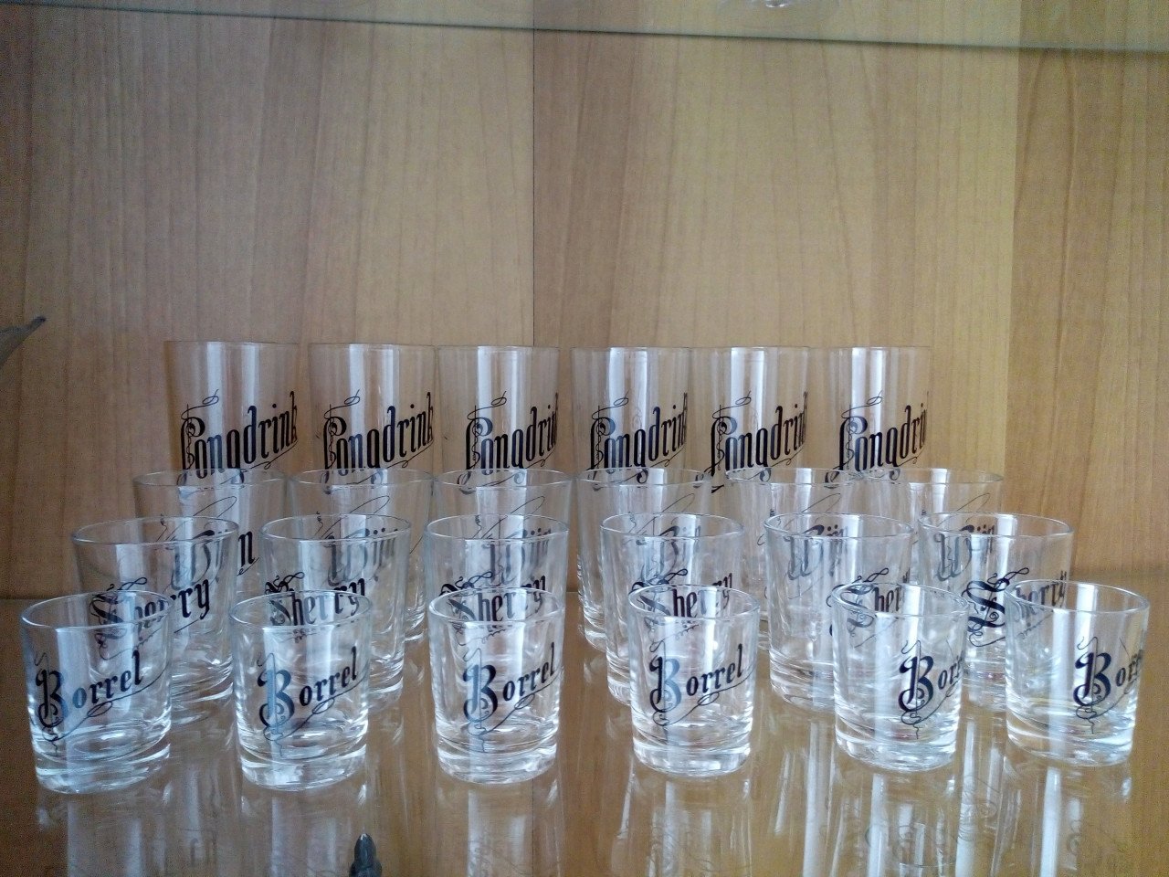 24 delig  vintage glasservies, puntgaaf
