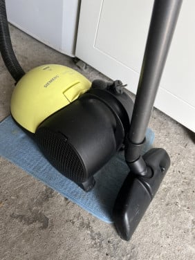 Compact en krachtige Siemens Stofzuiger 1400 watt bijna nieuw
