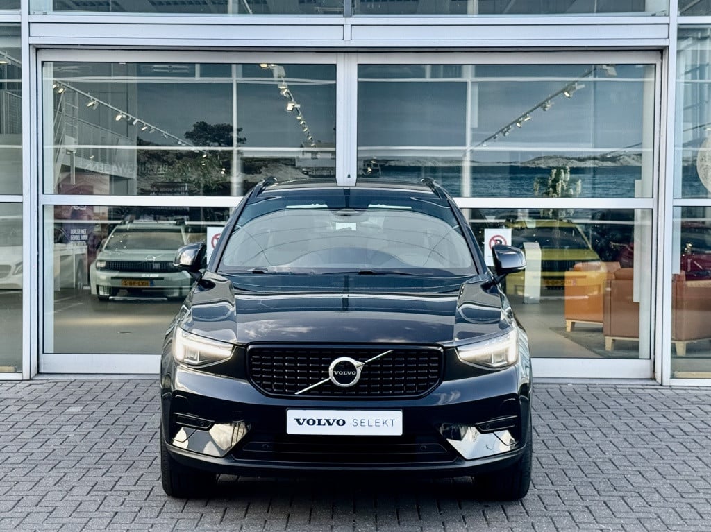Volvo XC40 b4 197pk aut7| plus dark| adap.cruise| trekhaak| camera| elek.st