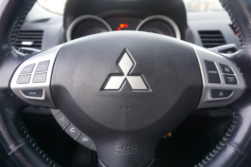 Mitsubishi Lancer sports sedan 1.8 invite airco / cruise / elektr. ramen / 