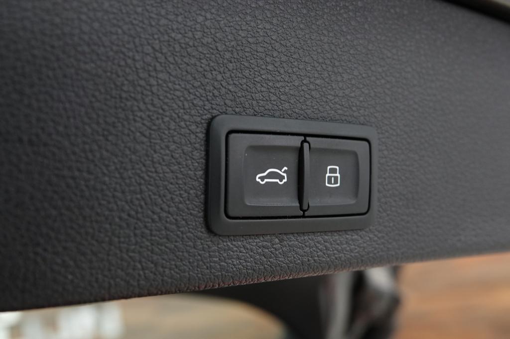 Audi Q2 1.5 tfsi | stoelverw. | trekhaak | camera | keyless |