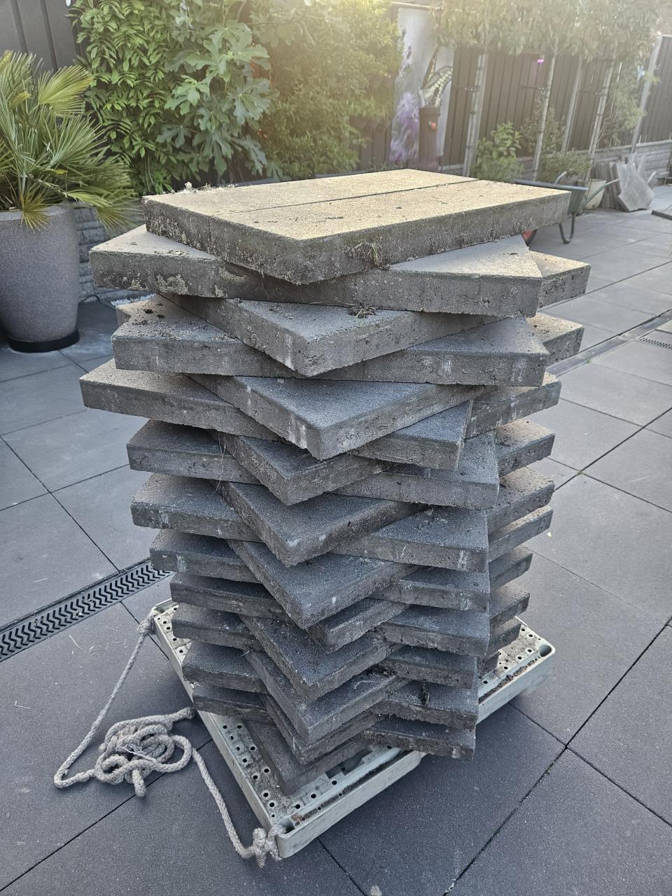 Terras tegels gratis +_ 11m2