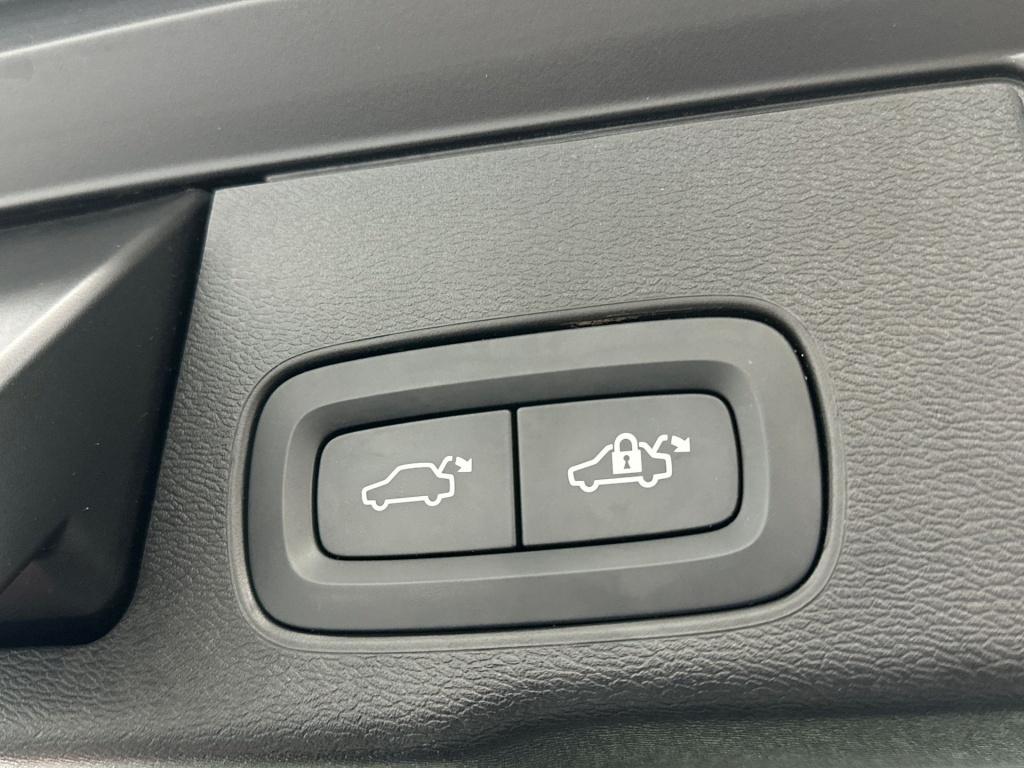 Volvo XC60 t8 390pk recharge r-design| pano| 360camera| trekhaak| h&k sound