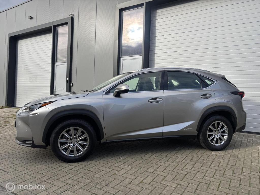 Lexus Nx 300h awd luxury line