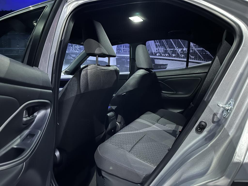 Toyota Yaris Cross 1.5 hybrid 130 dynamic *acc*winterpakket*camera*17inch*
