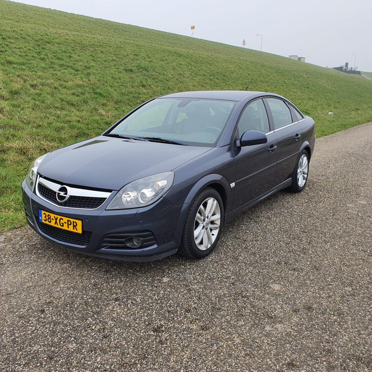 Opel Vectra GTS 2.2-16V Executive