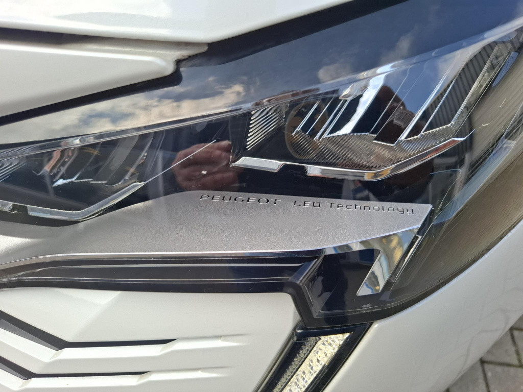 Peugeot 3008 suv 130 active pack navi/clima/cam