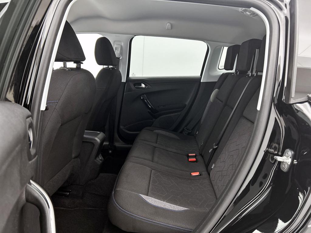 Peugeot 2008 110 pk signature | rijklaar | navigatie | parkeersensoren | lm