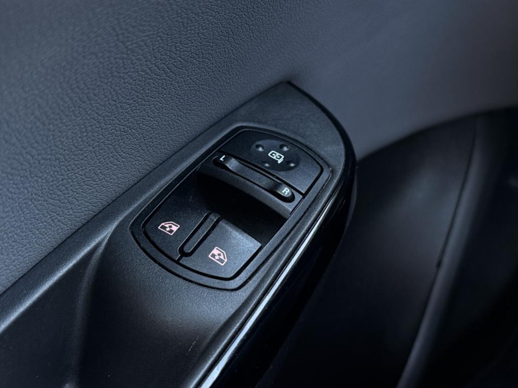 Opel Corsa 1.0 turbo opc-line | dab | stoel/stuurverwarming | pano | trekha