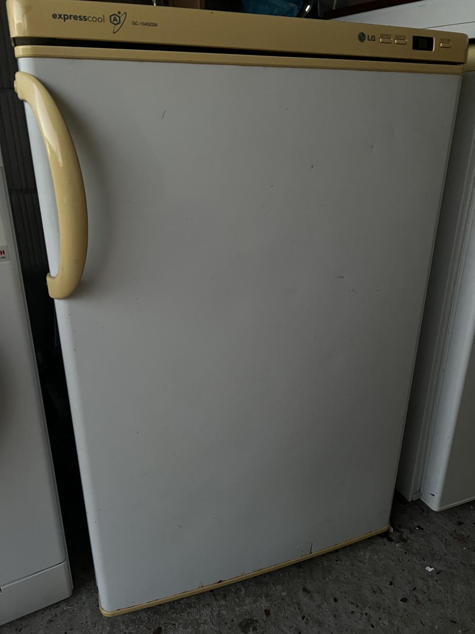 A+ klasse 4 laden tafelmodel vrieskast 85x55 cm. Inhoud Vriezer 110 liter