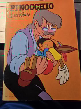 2 boekjes Walt Disney: Pinocchio - Hans en Grietje ,1979