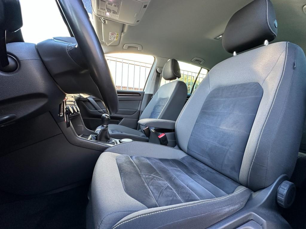 Volkswagen Golf Sportsvan 1.4 tsi highline trekhaak camera xenon dab+