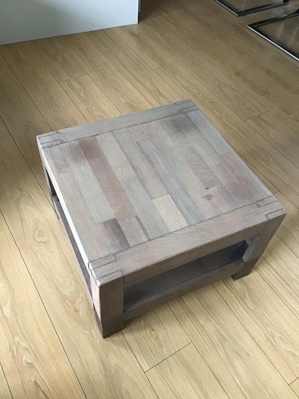 Deze tafeltjes zijn te koop