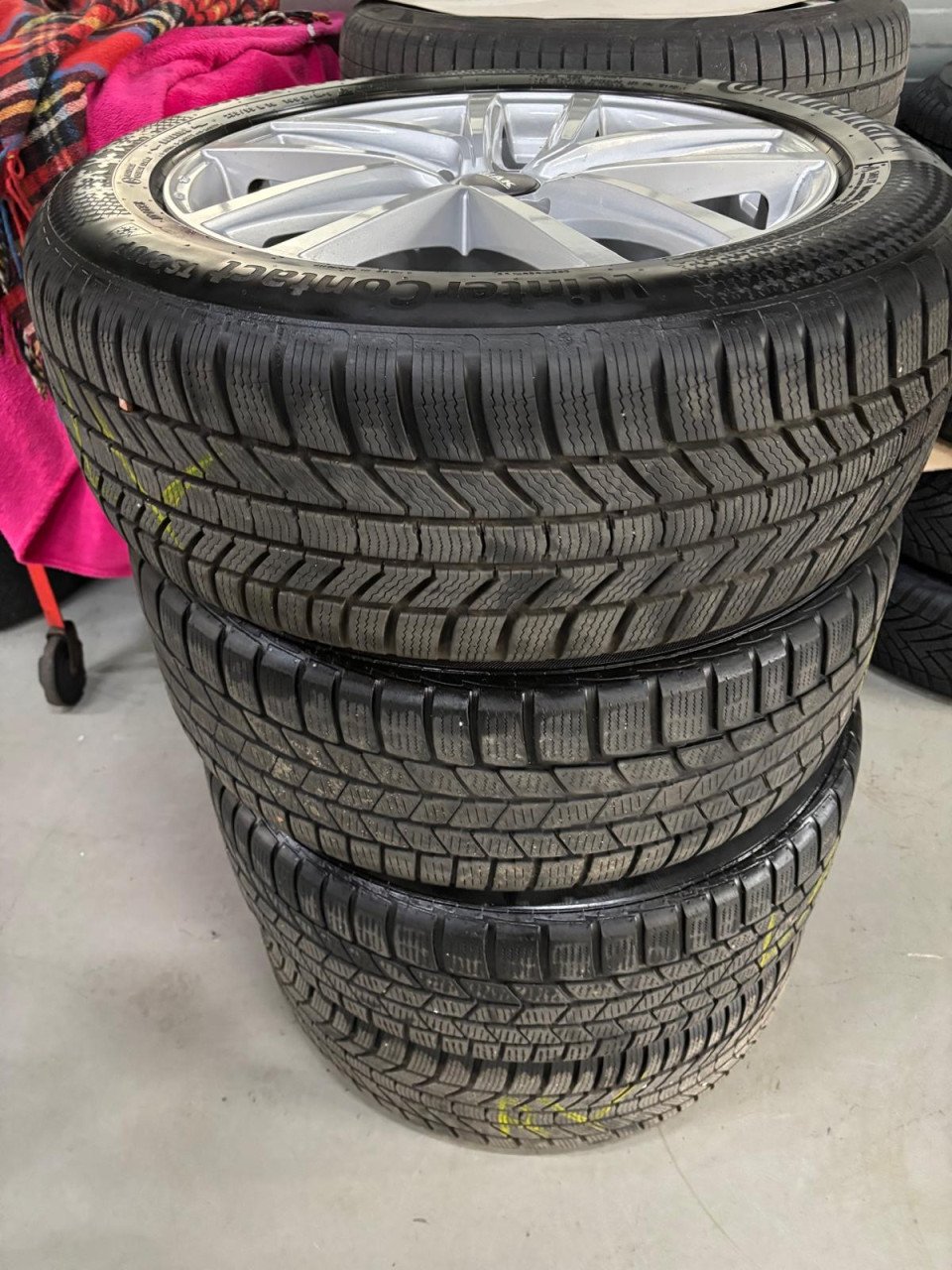235/55/R18 H winterbanden met 18 inch velgen