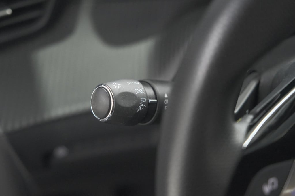 Peugeot 208 puretech 131 eat8 gt | camera | dodehoekdetectie | navigatie | 